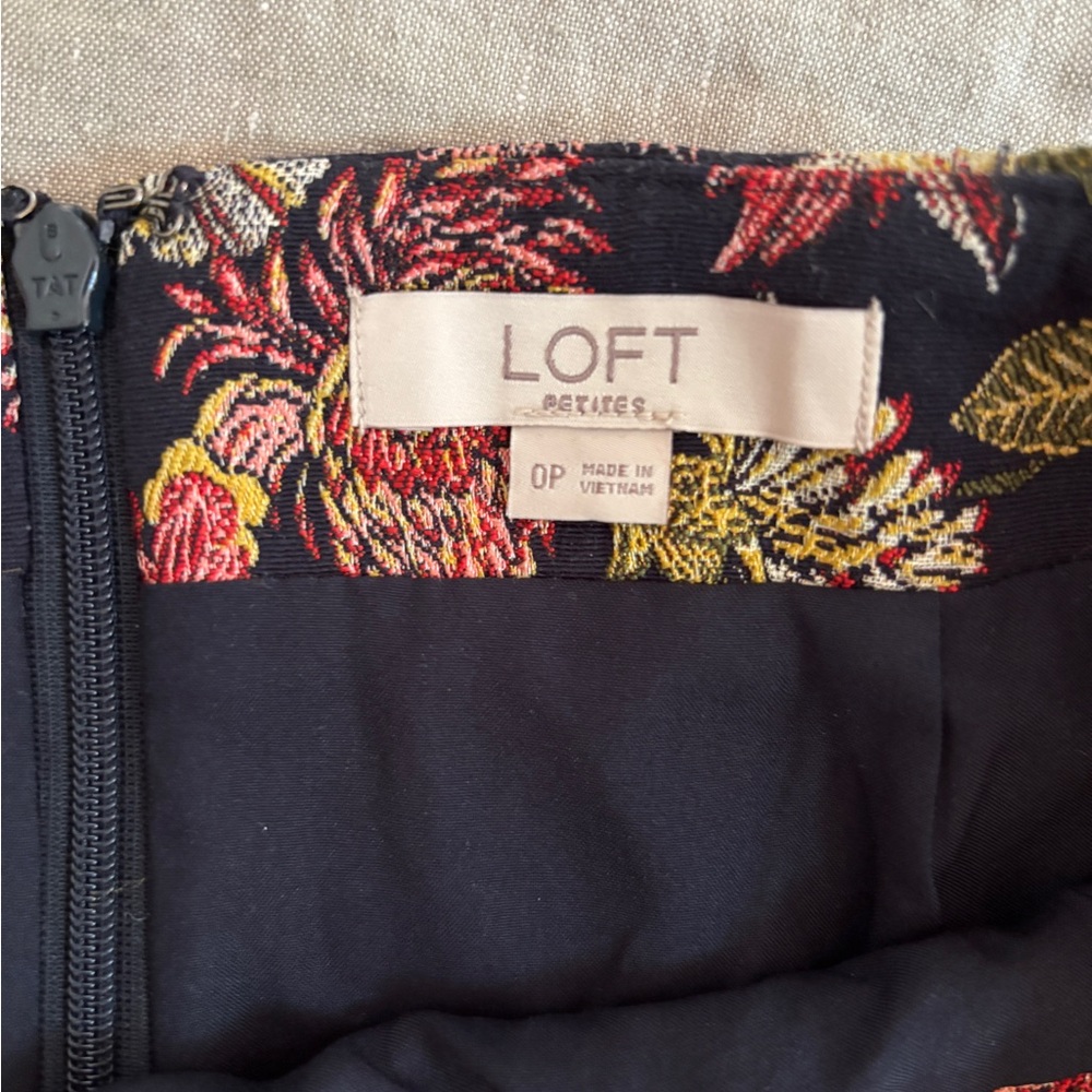 LOFT Floral Skirt - Picture 3 of 3
